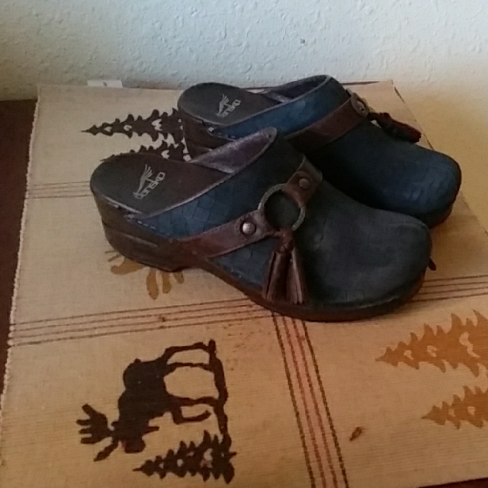 Dansko Clogs dark blue with patterned leather.